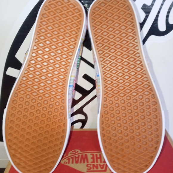 Vans Classic Slip On Pride Multiple Sizes - Picture 6 of 11
